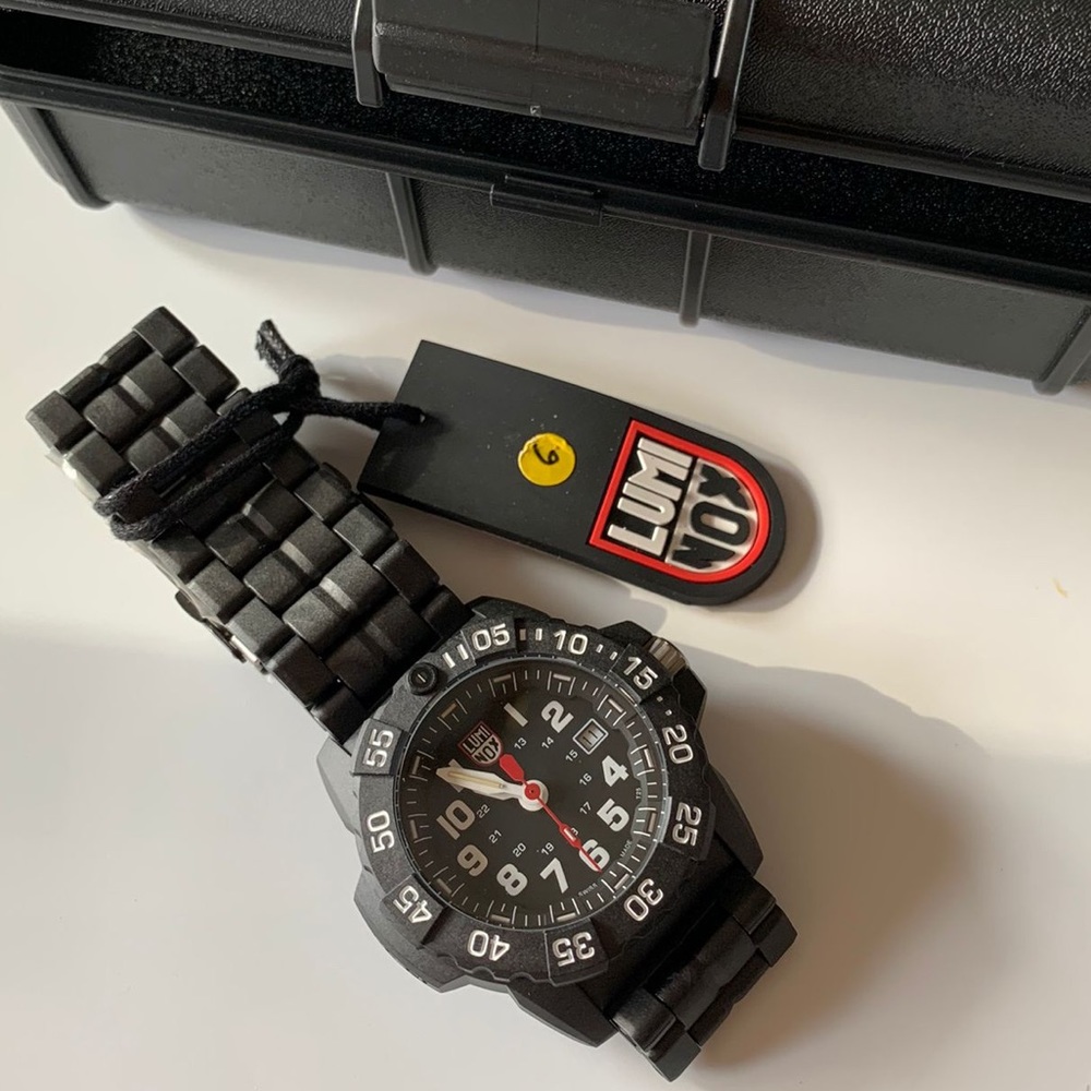 Luminox 3502 carbon compound bracelet